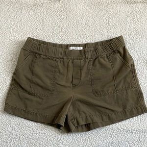 Loft pull on elastic waist shorts olive green